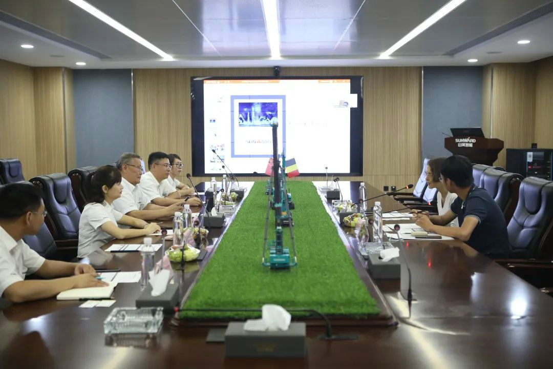 比利時(shí)商務(wù)領(lǐng)事到訪山河智能