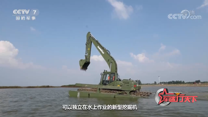 水陸兩用挖掘機(jī)亮相央視！山河智能應(yīng)急救援“猛將”出戰(zhàn)