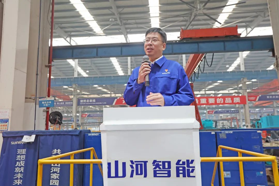 向榜樣學(xué)習(xí)！山河智能56名職工受到職工職業(yè)技能競賽表彰