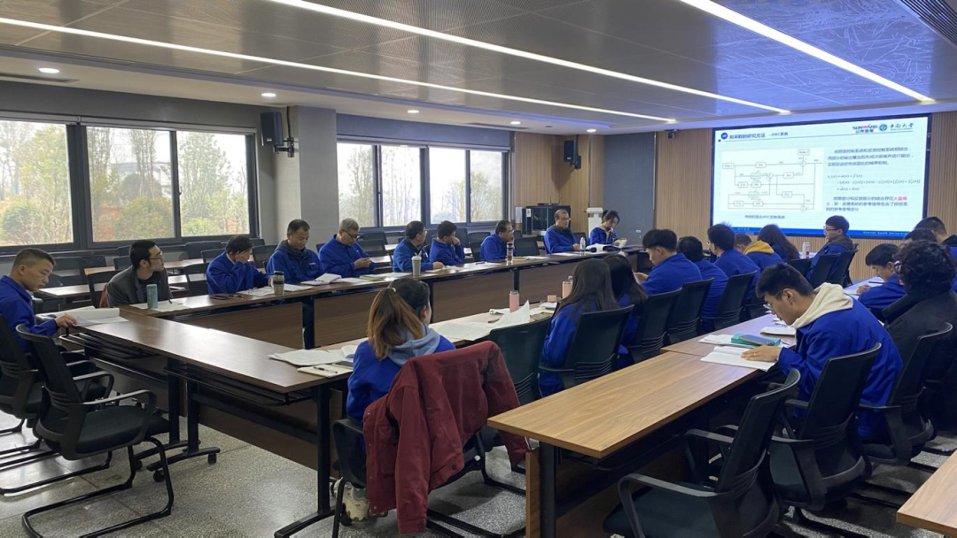 產(chǎn)學(xué)研一體化結(jié)碩果！山河智能2020級(jí)研究生開題答辯會(huì)議順利召開