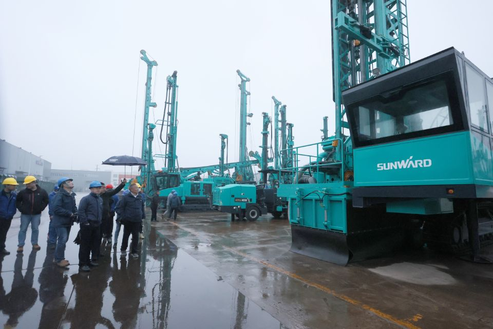 兩種鉆進模式+更大扭矩！山河智能自主研制的全液壓牙輪鉆機下線